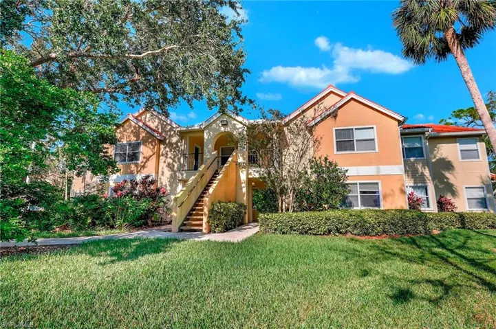 View of front of home featuring a front yard