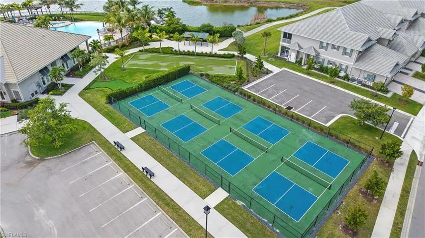 178 Indies Dr E 201, Naples, Florida 34114