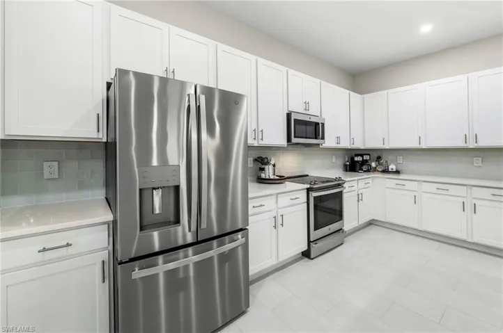 178 Indies Dr E 201, Naples, Florida 34114