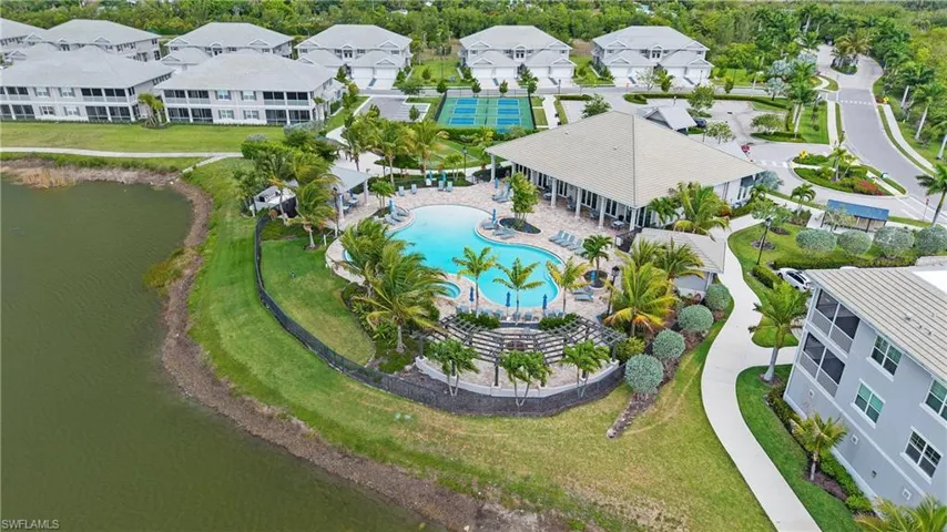178 Indies Dr E 201, Naples, Florida 34114