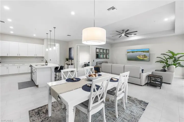 178 Indies Dr E 201, Naples, Florida 34114