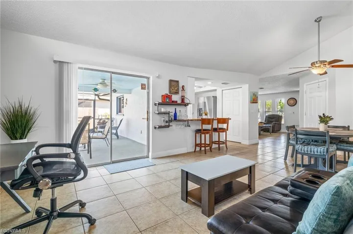 1015 Se 25th Ln, Cape Coral, Florida 33904