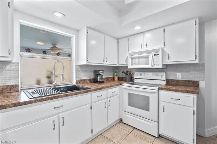 1015 Se 25th Ln, Cape Coral, Florida 33904