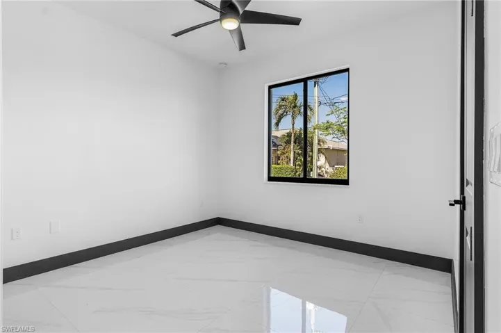 Empty room with ceiling fan