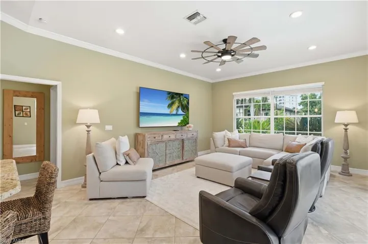 14860 Laguna Dr, Fort Myers, Florida 33908