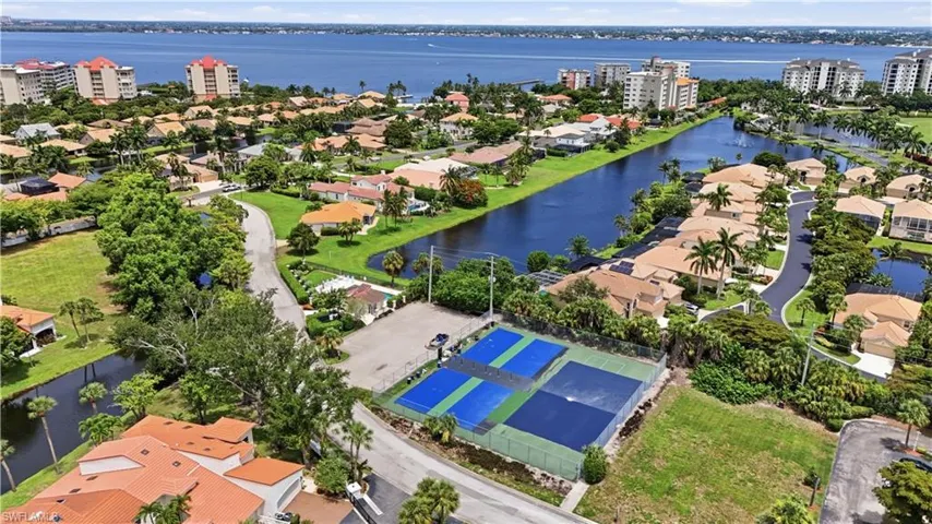 14860 Laguna Dr, Fort Myers, Florida 33908