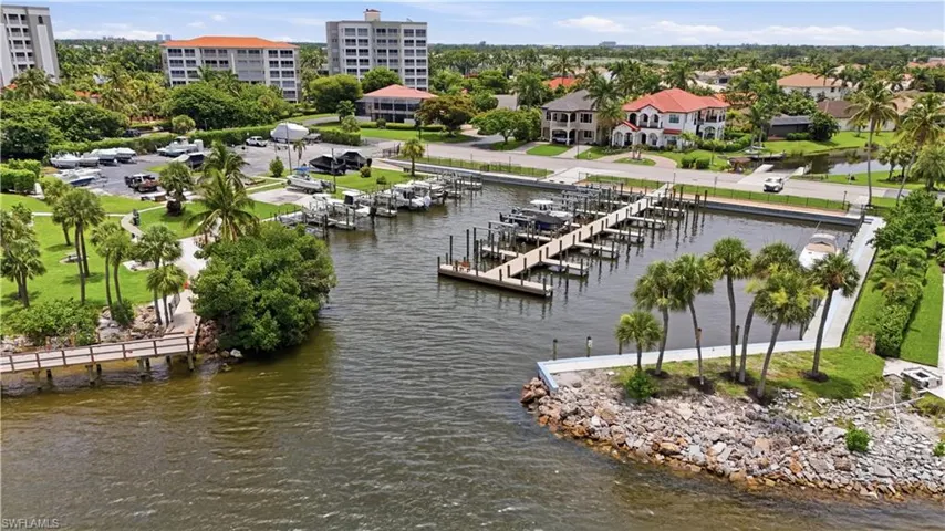 14860 Laguna Dr, Fort Myers, Florida 33908