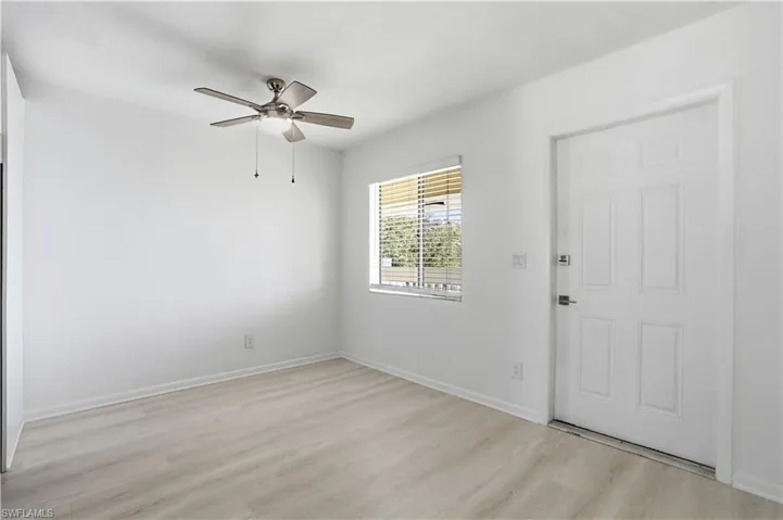 4607  Bayshore  DR, Naples, FL 34112