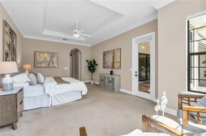 Extra large primary bedroom with seating area