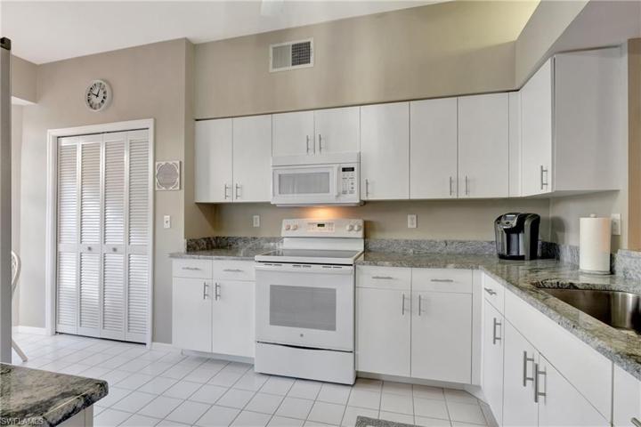 7340 Coventry CT # 805, NAPLES FL 34104