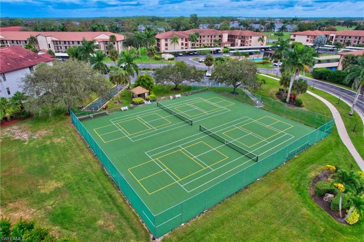 7340 Coventry CT # 805, NAPLES FL 34104