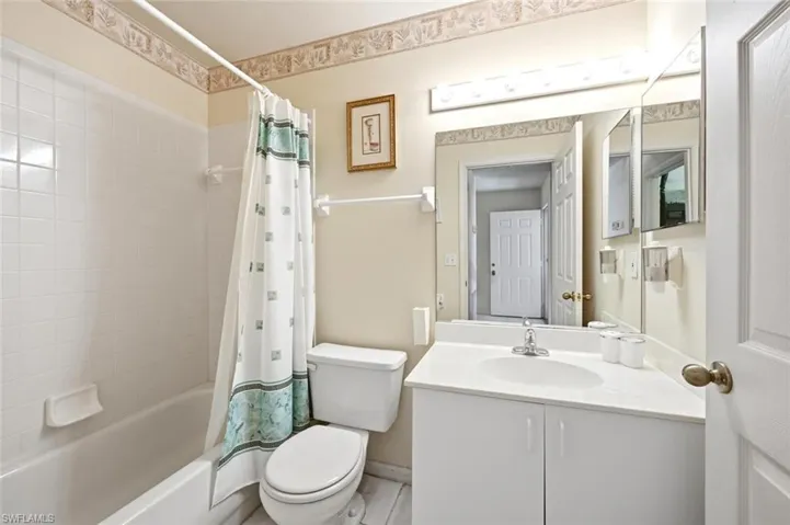 Guest Bathroom with Combo Tub/Shower