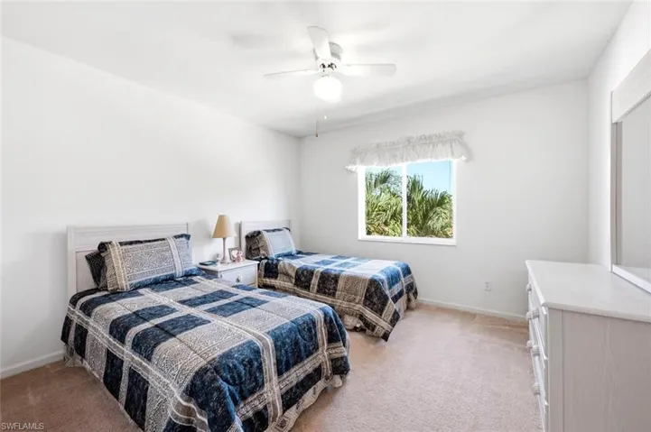 Guest Bedroom W/Twin Beds