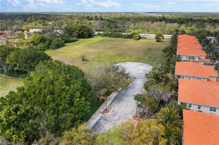 Drone / aerial view with a view of trees