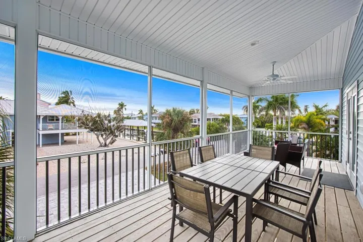 431  Lazy  WAY, Fort Myers Beach, FL 33931