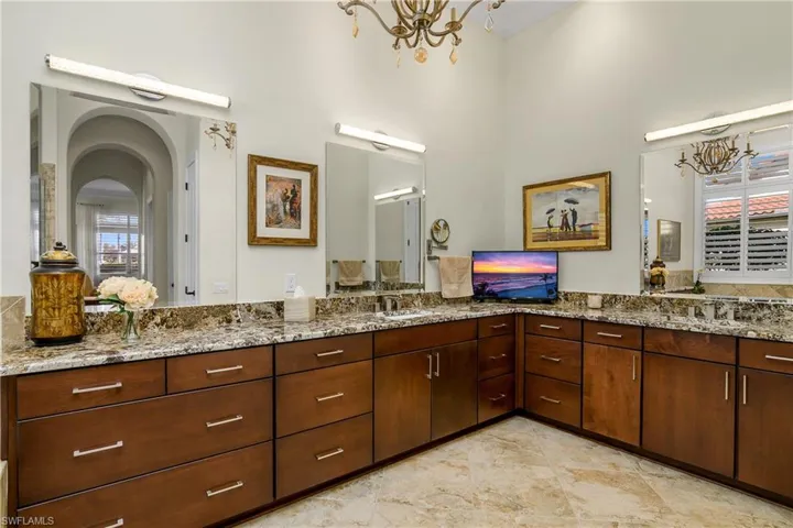 9413  Napoli  LN, Naples, FL 34113