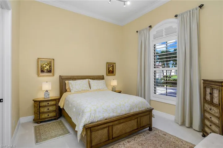 9413  Napoli  LN, Naples, FL 34113