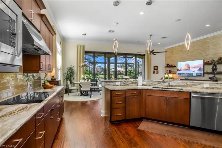 9413  Napoli  LN, Naples, FL 34113