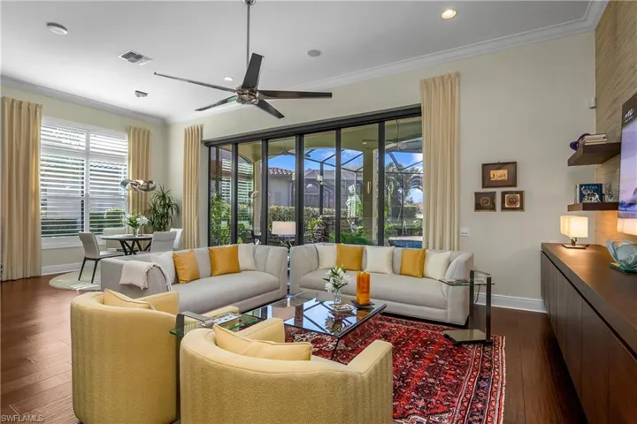 9413  Napoli  LN, Naples, FL 34113