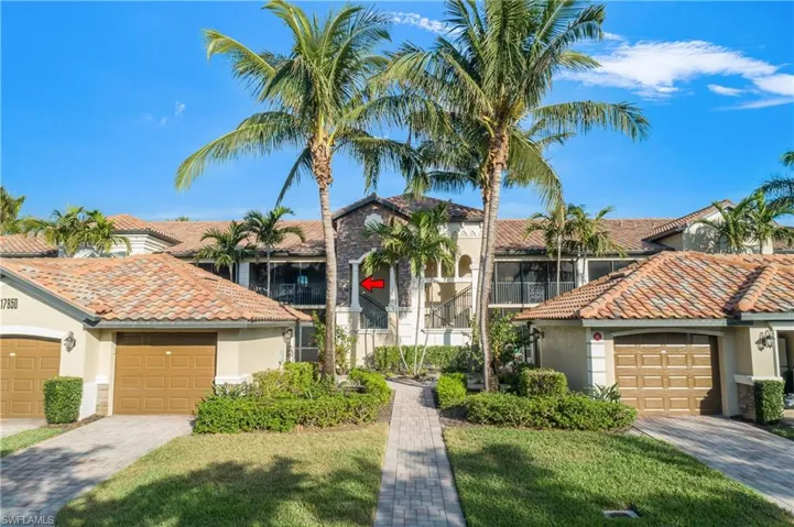 Welcome to this adorable 2 bed plus den/2 bath condo at 17590 Bonita National Blvd. Unit 1523, located in the golf community of Bonita National.