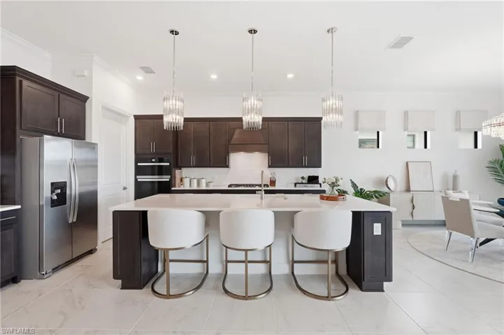 Open Kitchen Floor-plan with Walk-in Pantry