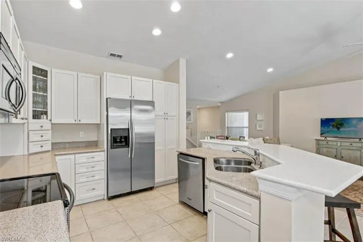 24833 Lakemont Cove Ln 202, Bonita Springs, Florida 34134