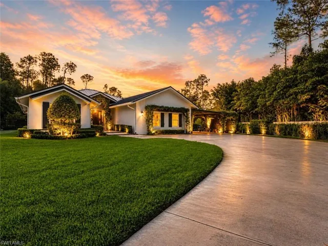 5840 Bur Oaks Ln, Naples, Florida 34119