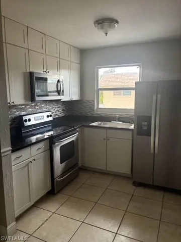 4923  Vincennes  CT, Cape Coral, FL 33904