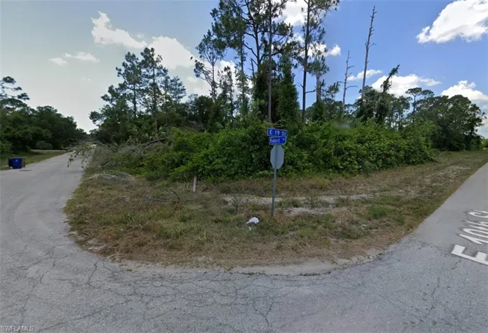 2406 E 19th St, Lehigh Acres Fl 33972