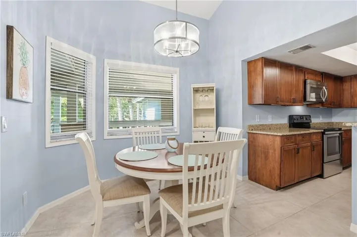 622 Wiggins Bay Dr # 22, Naples, Florida 34110