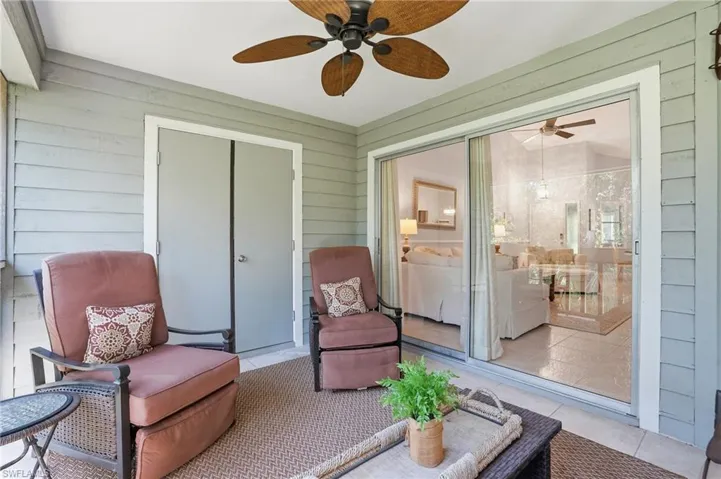 622 Wiggins Bay Dr # 22, Naples, Florida 34110