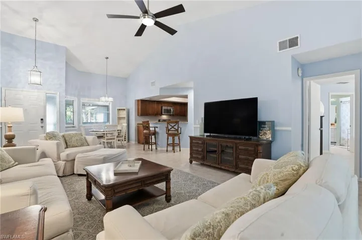 622 Wiggins Bay Dr # 22, Naples, Florida 34110