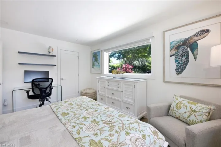 1274 Pine Ct, Naples, Florida 34102