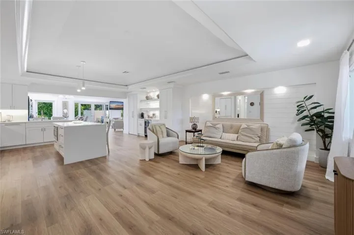 1274 Pine Ct, Naples, Florida 34102