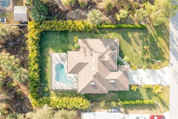 Birds eye view of property