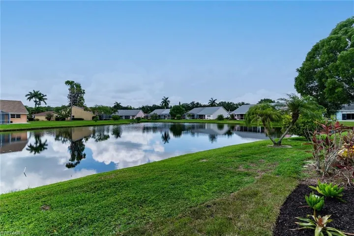 105  Tanglewood  CT, Naples, FL 34113
