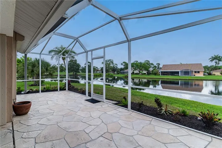 105  Tanglewood  CT, Naples, FL 34113