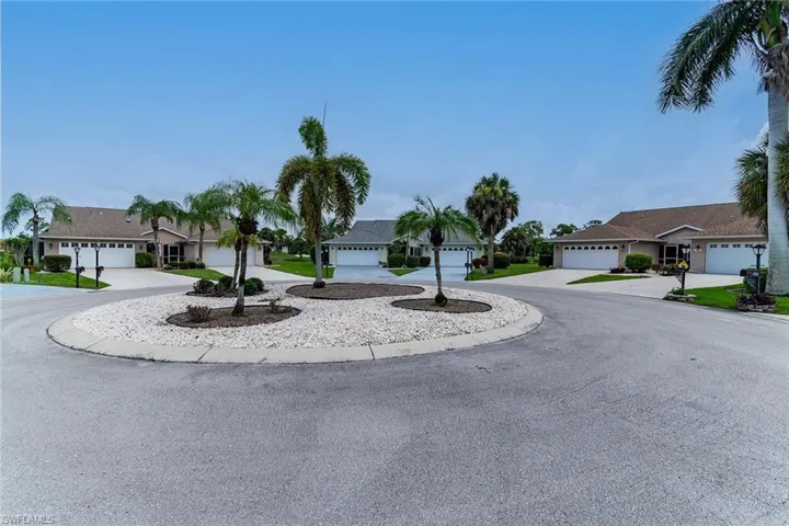 105  Tanglewood  CT, Naples, FL 34113