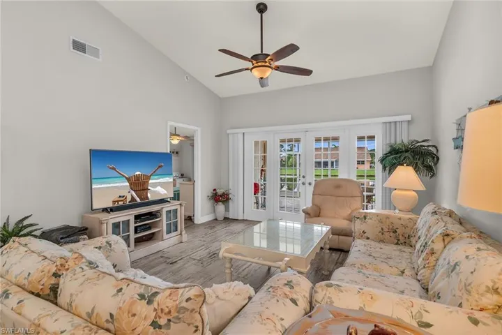 105  Tanglewood  CT, Naples, FL 34113