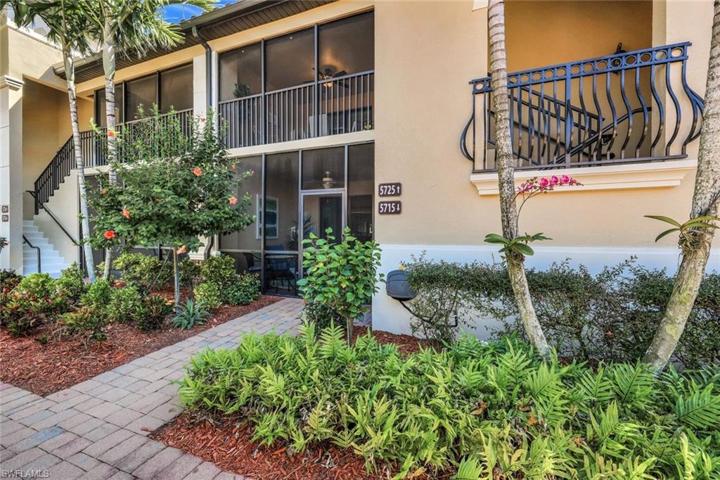Front Entrance to Upstairs Unit 5725