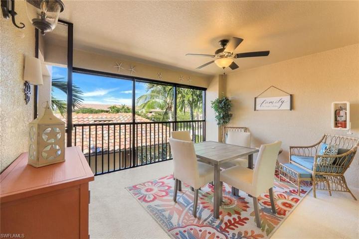 Spacious Outdoor Front Porch
