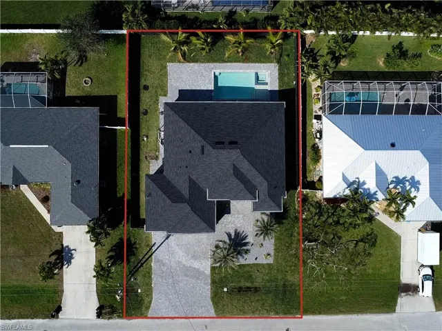 Birds eye view of property