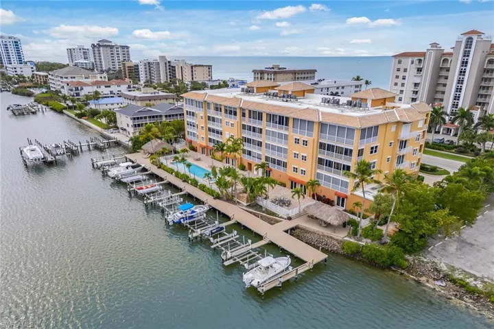 9566 Gulf Shore Dr 201, Naples, Florida 34108