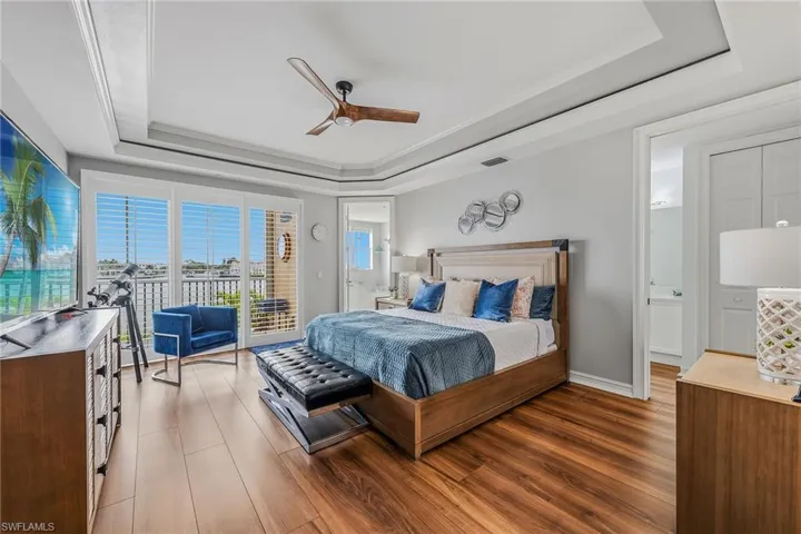 9566 Gulf Shore Dr 201, Naples, Florida 34108