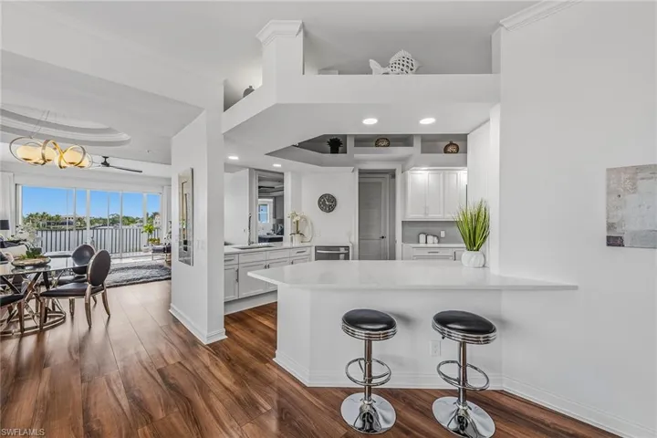 9566 Gulf Shore Dr 201, Naples, Florida 34108