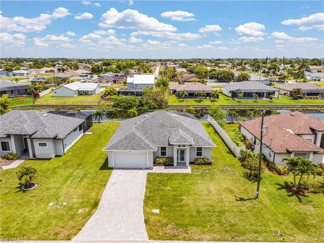 1015 Sw 15th Pl, Cape Coral, Florida 33991