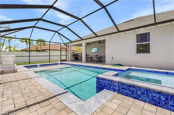 1015 Sw 15th Pl, Cape Coral, Florida 33991