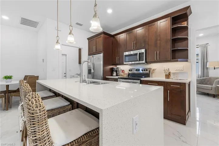 1015 Sw 15th Pl, Cape Coral, Florida 33991