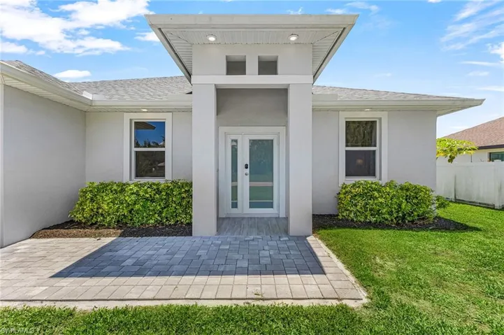 1015 Sw 15th Pl, Cape Coral, Florida 33991