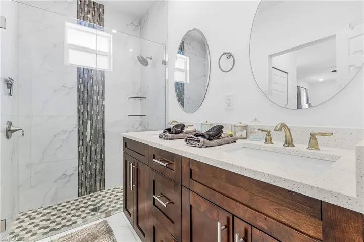 1015 Sw 15th Pl, Cape Coral, Florida 33991
